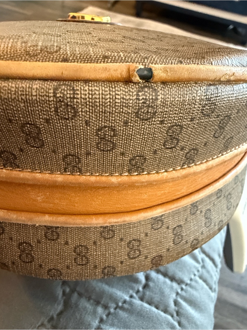 Vintage Gucci Monogram Round Crossbody purse with Tan Trim - Picture 9 of 12